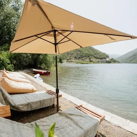 Koman_lakeview_apartments Апартаменты